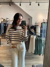 Load image into Gallery viewer, Stripe Easy Street Crop