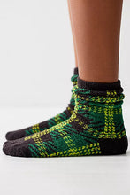 Load image into Gallery viewer, Hilarie Plaid Crew Socks
