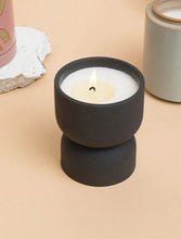 Load image into Gallery viewer, Form 6 oz Candle